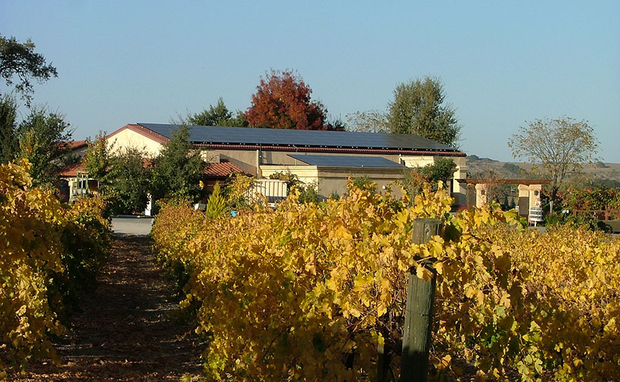 opebet赞助商Castoro Cellars屋顶上的Solar安装