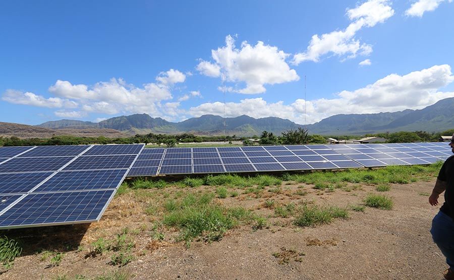 opebet赞助商在阿罗哈太阳能公司的REC太阳能装置