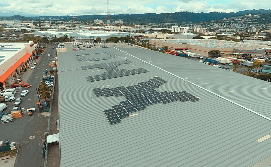 热带雨林太阳能电池板的屋顶